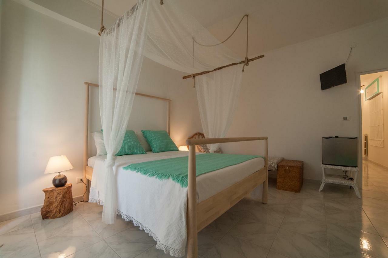 Hotel Casa D'Amare Trani Esterno foto